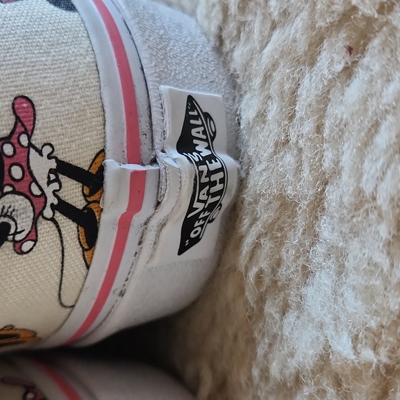 Rare Vans X Disney Minnie Mouse Slip-on Sneakers 🖤🐭💗 - Picture 8 of 16